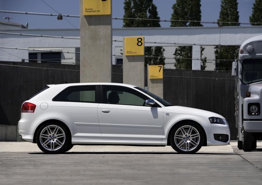  Audi S3 (8P) 2006 года  (WW) (фото 4 из 28)